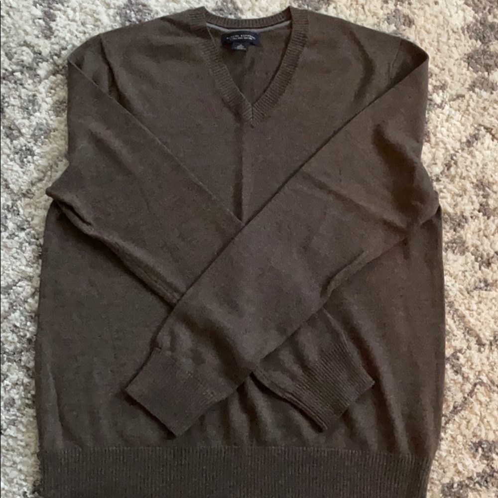 Banana republic Brown v neck sweater